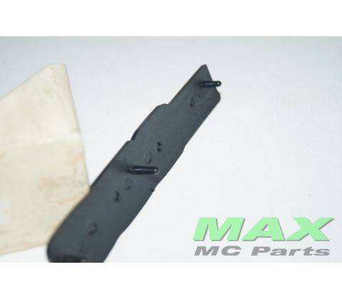 SIDE COVER EMBLEM (1) Z650 KAWA